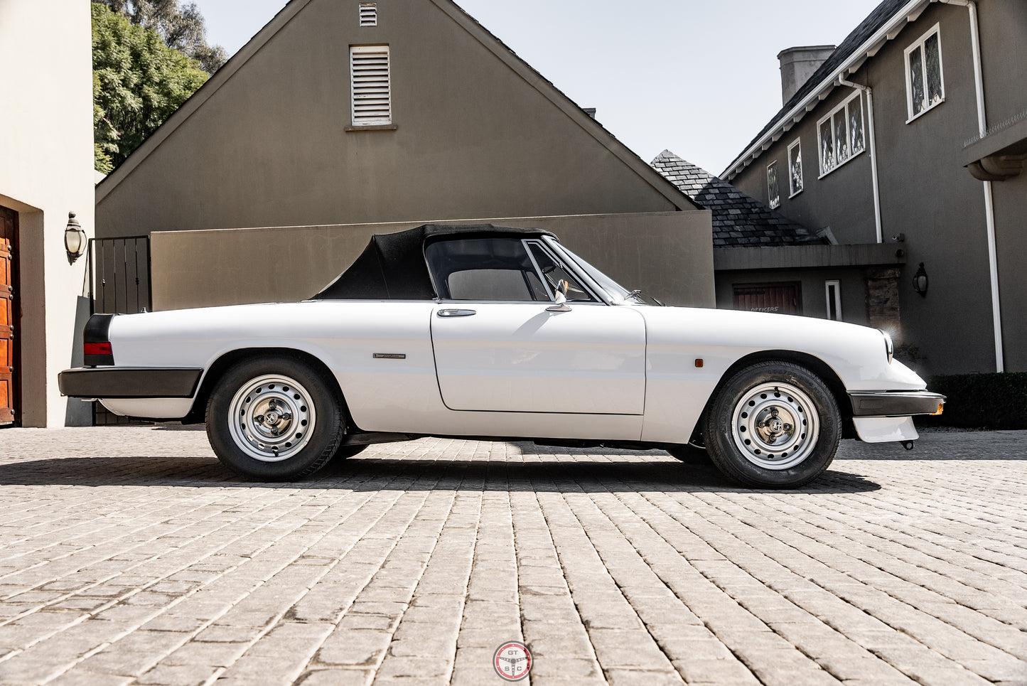 1988 Alfa Romeo 2000 Spider Veloce Series 3