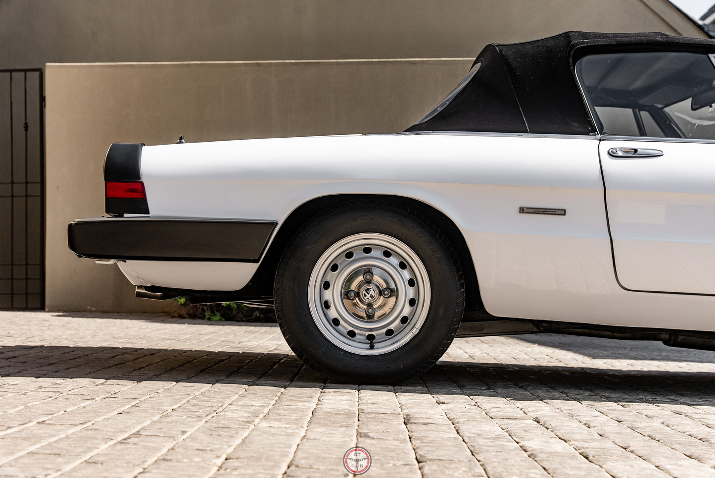 1988 Alfa Romeo 2000 Spider Veloce Series 3