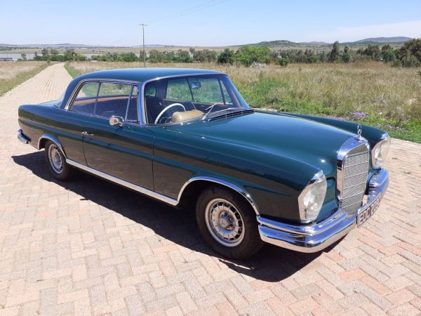 1965 Mercedes 220SE Coupe