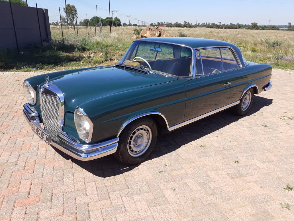 1965 Mercedes 220SE Coupe